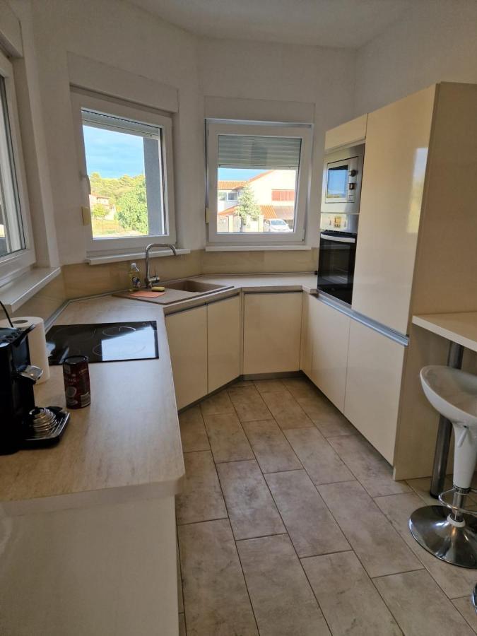 Apartment Luca プーラ エクステリア 写真